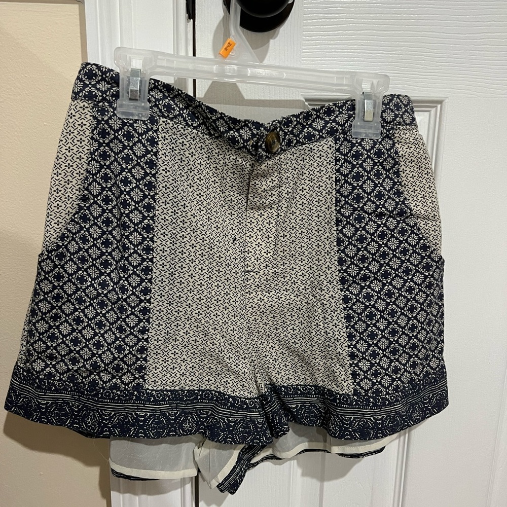 American eagle summer pattern shorts
